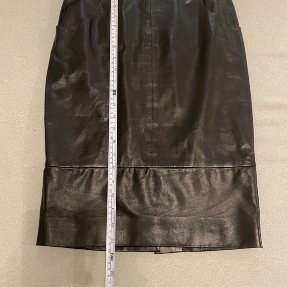 Authentic Chanel leather skirt - Picture 8 of 8